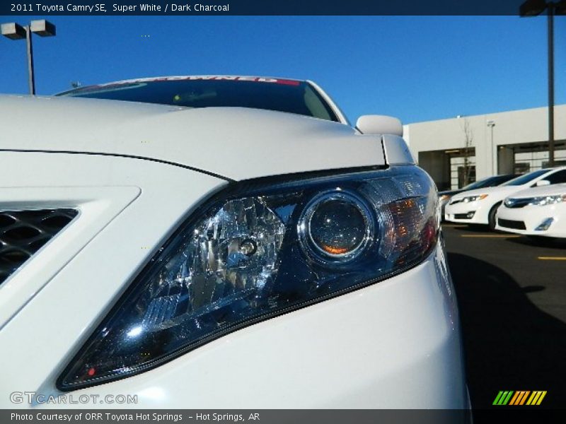 Super White / Dark Charcoal 2011 Toyota Camry SE