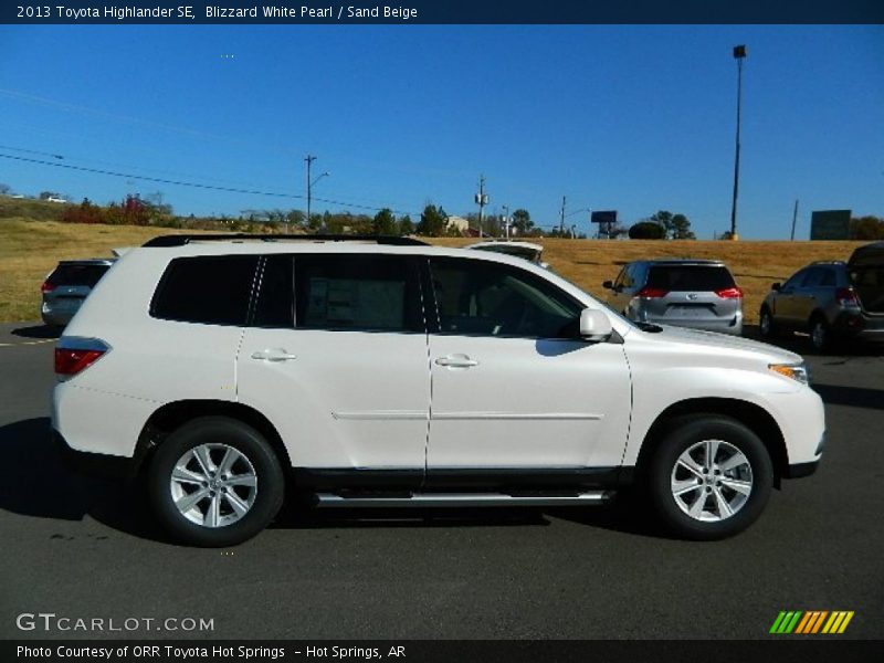 Blizzard White Pearl / Sand Beige 2013 Toyota Highlander SE
