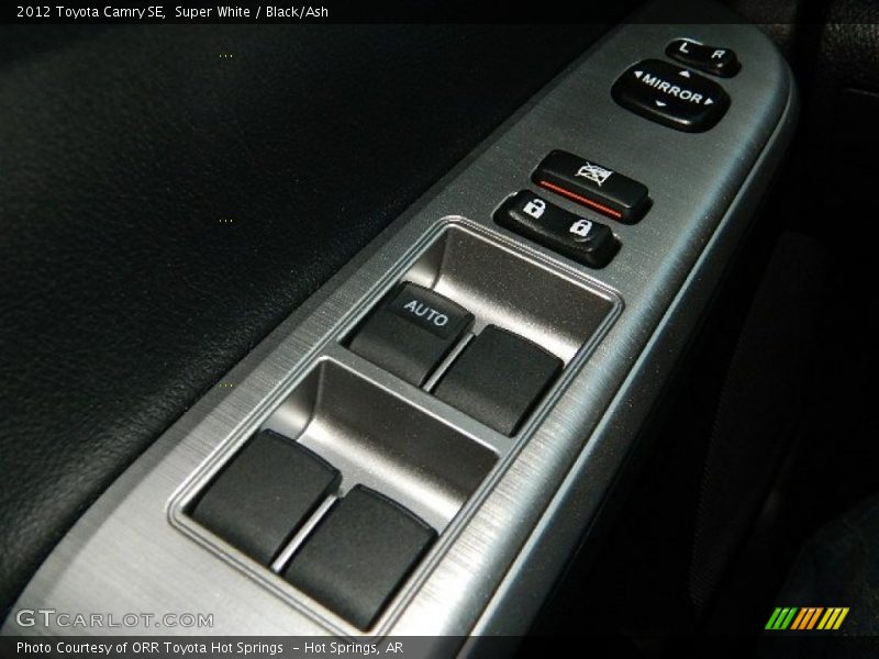 Super White / Black/Ash 2012 Toyota Camry SE