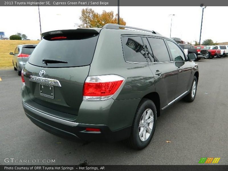 Cypress Green Pearl / Sand Beige 2013 Toyota Highlander SE