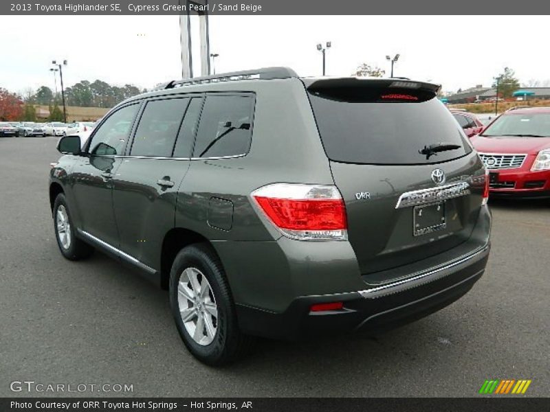 Cypress Green Pearl / Sand Beige 2013 Toyota Highlander SE