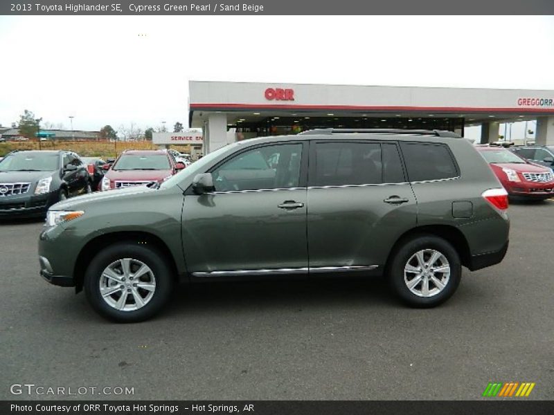 Cypress Green Pearl / Sand Beige 2013 Toyota Highlander SE