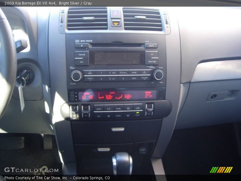 Bright Silver / Gray 2009 Kia Borrego EX V6 4x4