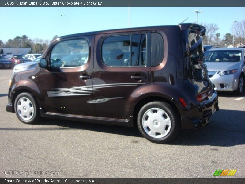 Bitter Chocolate / Light Gray 2009 Nissan Cube 1.8 S