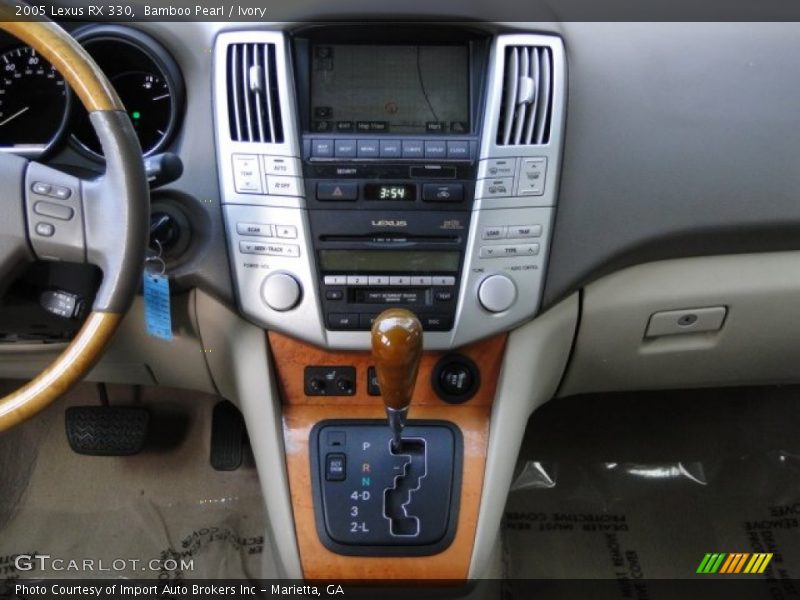 Controls of 2005 RX 330