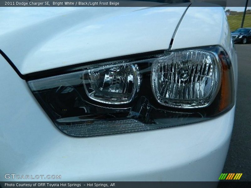 Bright White / Black/Light Frost Beige 2011 Dodge Charger SE