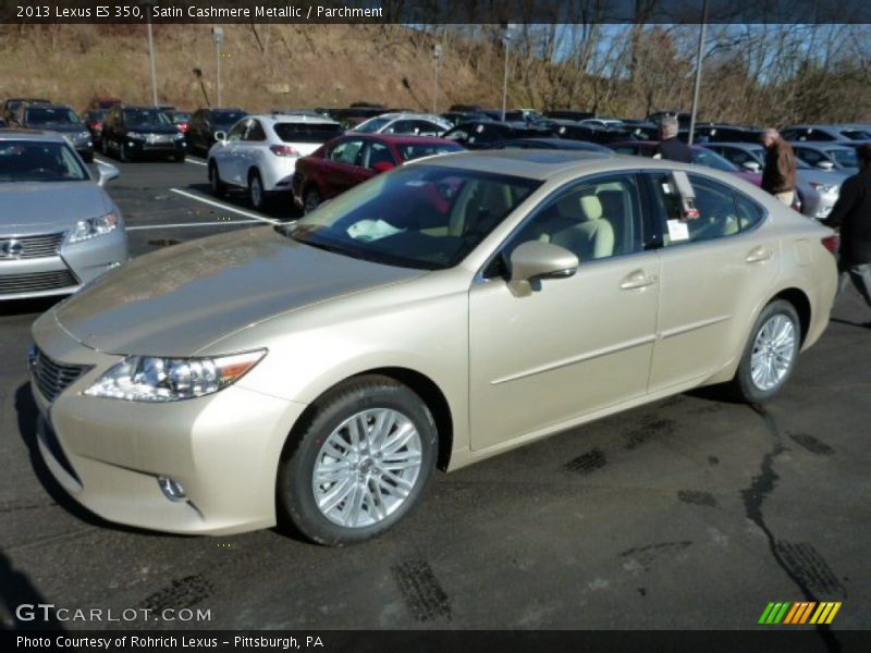 Front 3/4 View of 2013 ES 350