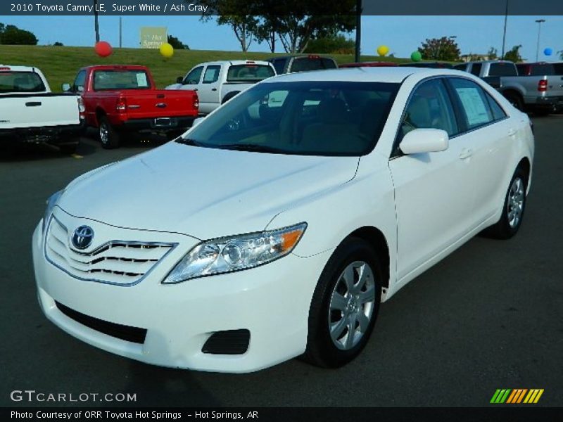 Super White / Ash Gray 2010 Toyota Camry LE