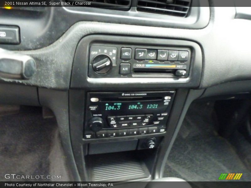 Super Black / Charcoal 2001 Nissan Altima SE