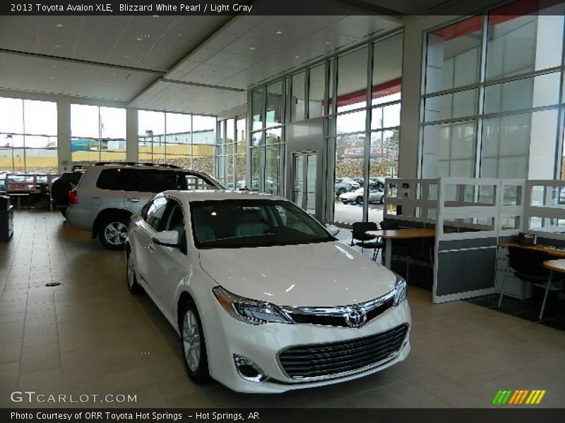 Blizzard White Pearl / Light Gray 2013 Toyota Avalon XLE