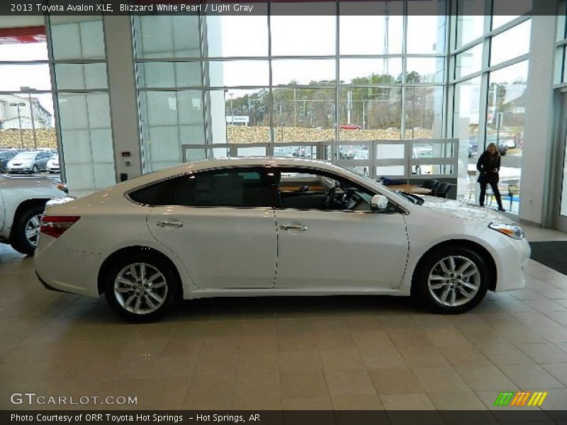 Blizzard White Pearl / Light Gray 2013 Toyota Avalon XLE