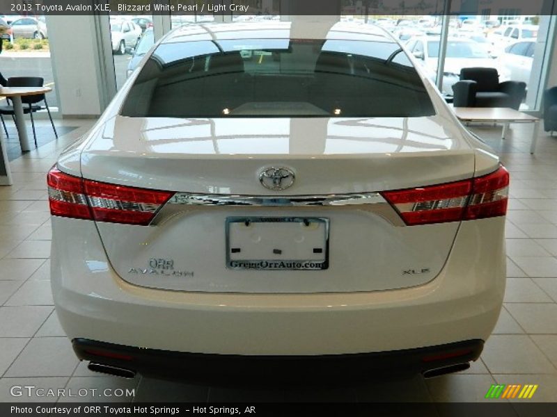 Blizzard White Pearl / Light Gray 2013 Toyota Avalon XLE