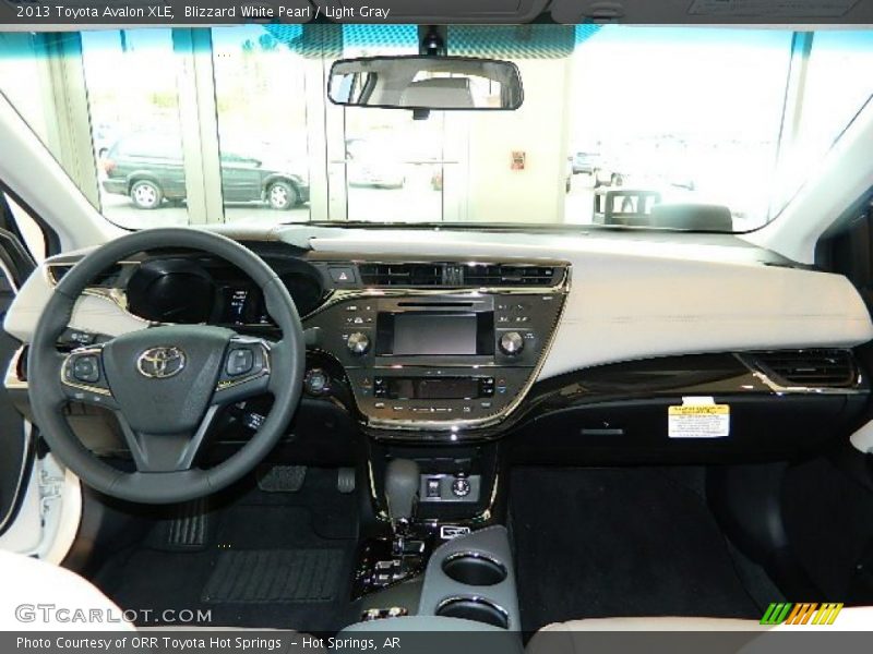 Blizzard White Pearl / Light Gray 2013 Toyota Avalon XLE