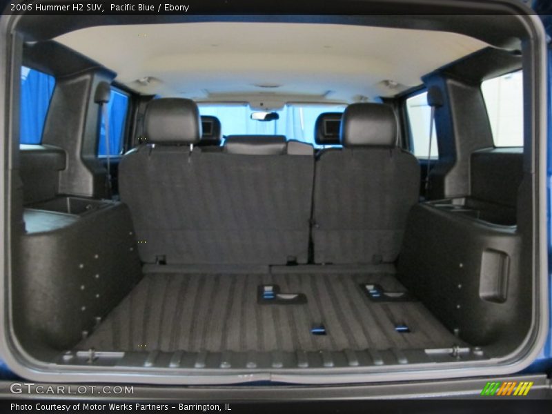  2006 H2 SUV Trunk