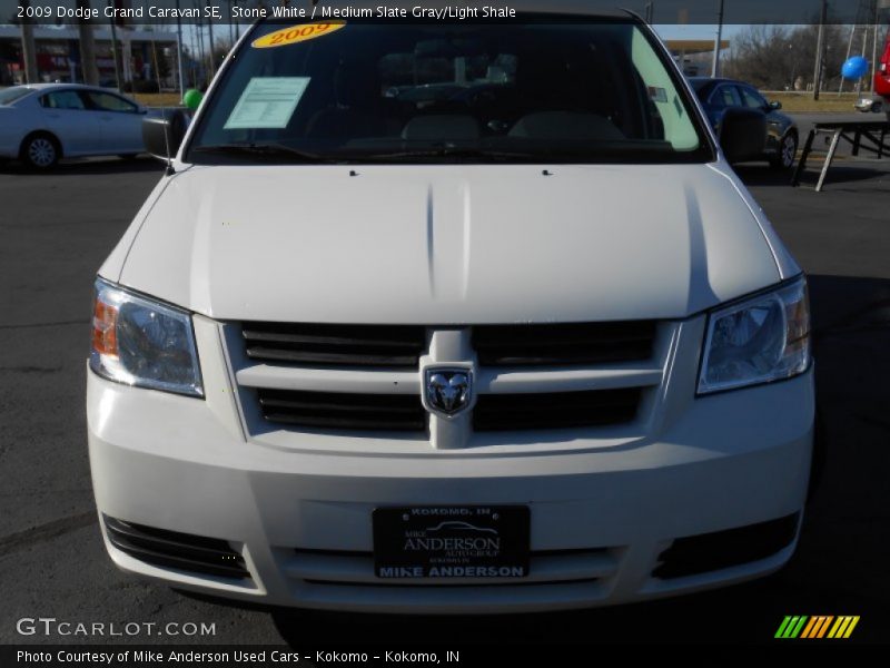 Stone White / Medium Slate Gray/Light Shale 2009 Dodge Grand Caravan SE