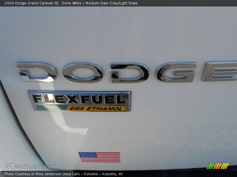 Stone White / Medium Slate Gray/Light Shale 2009 Dodge Grand Caravan SE