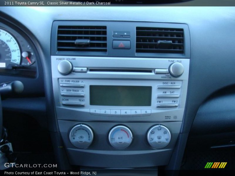 Classic Silver Metallic / Dark Charcoal 2011 Toyota Camry SE