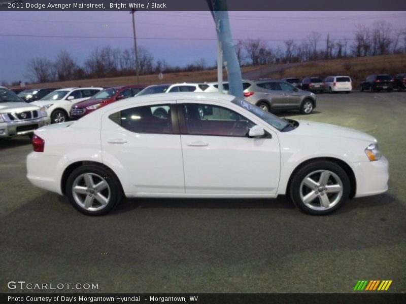 Bright White / Black 2011 Dodge Avenger Mainstreet