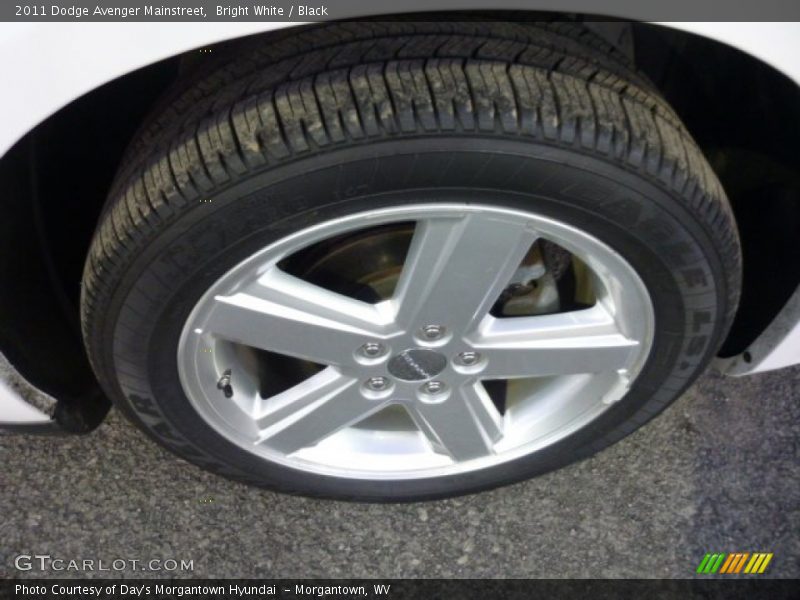 Bright White / Black 2011 Dodge Avenger Mainstreet