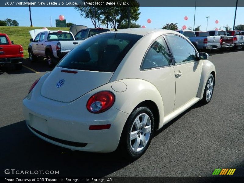 Harvest Moon Beige / Black 2007 Volkswagen New Beetle 2.5 Coupe