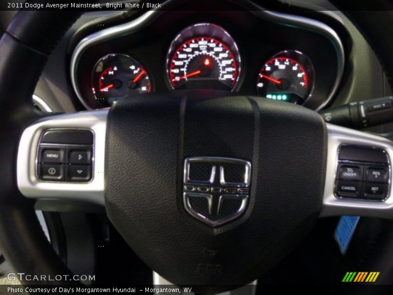 Bright White / Black 2011 Dodge Avenger Mainstreet