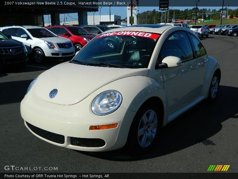 Harvest Moon Beige / Black 2007 Volkswagen New Beetle 2.5 Coupe