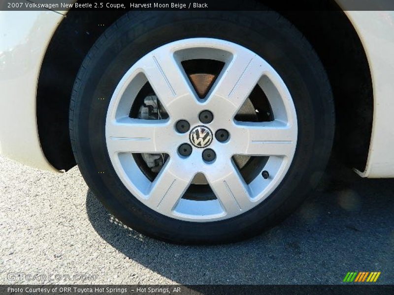 Harvest Moon Beige / Black 2007 Volkswagen New Beetle 2.5 Coupe