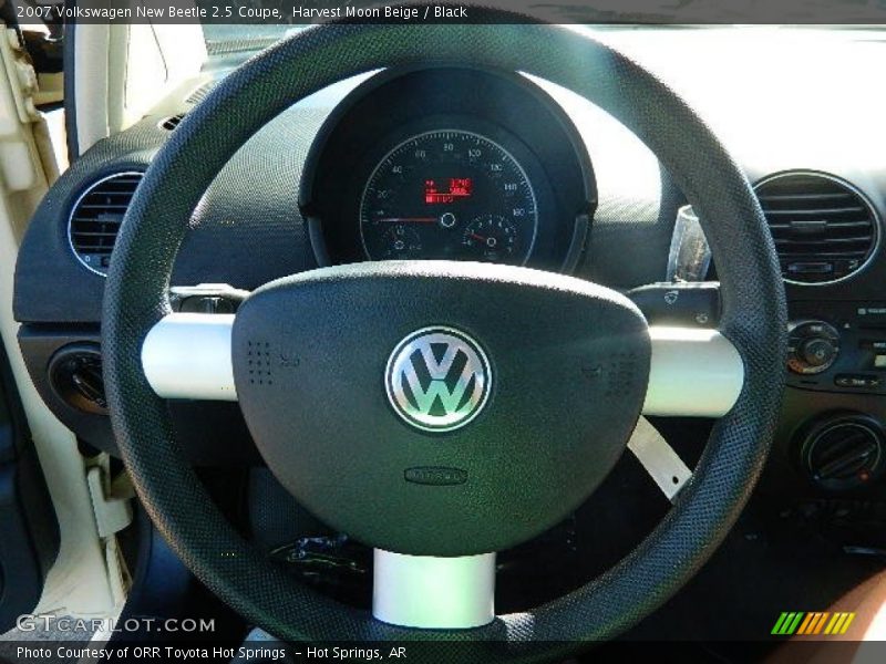 Harvest Moon Beige / Black 2007 Volkswagen New Beetle 2.5 Coupe