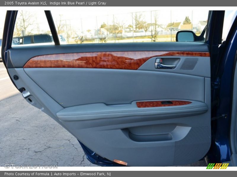 Indigo Ink Blue Pearl / Light Gray 2005 Toyota Avalon XLS