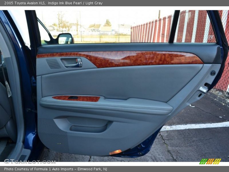 Indigo Ink Blue Pearl / Light Gray 2005 Toyota Avalon XLS