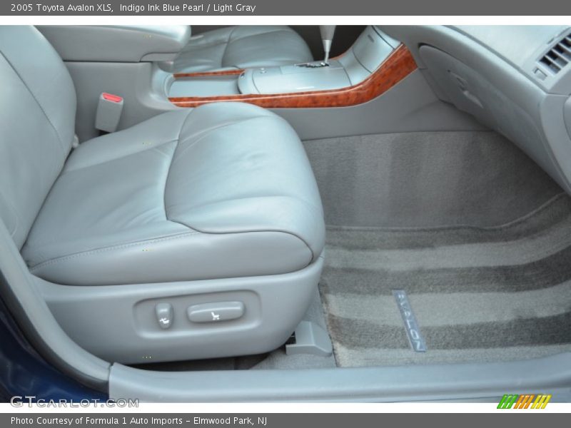 Indigo Ink Blue Pearl / Light Gray 2005 Toyota Avalon XLS