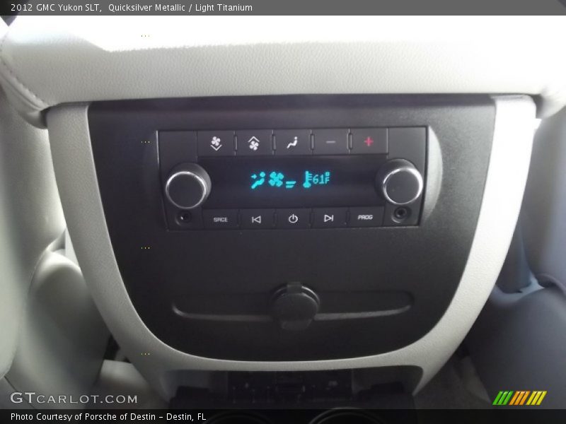 Quicksilver Metallic / Light Titanium 2012 GMC Yukon SLT