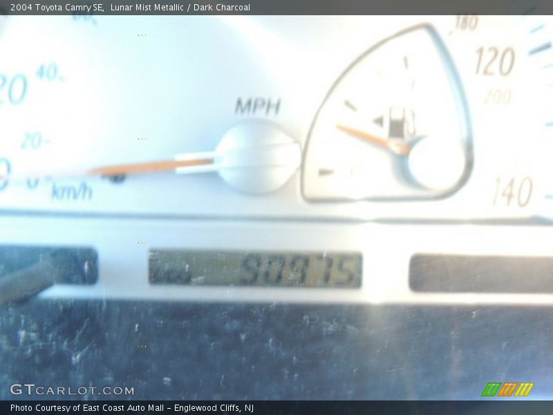 Lunar Mist Metallic / Dark Charcoal 2004 Toyota Camry SE