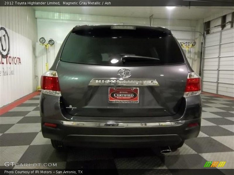Magnetic Gray Metallic / Ash 2012 Toyota Highlander Limited