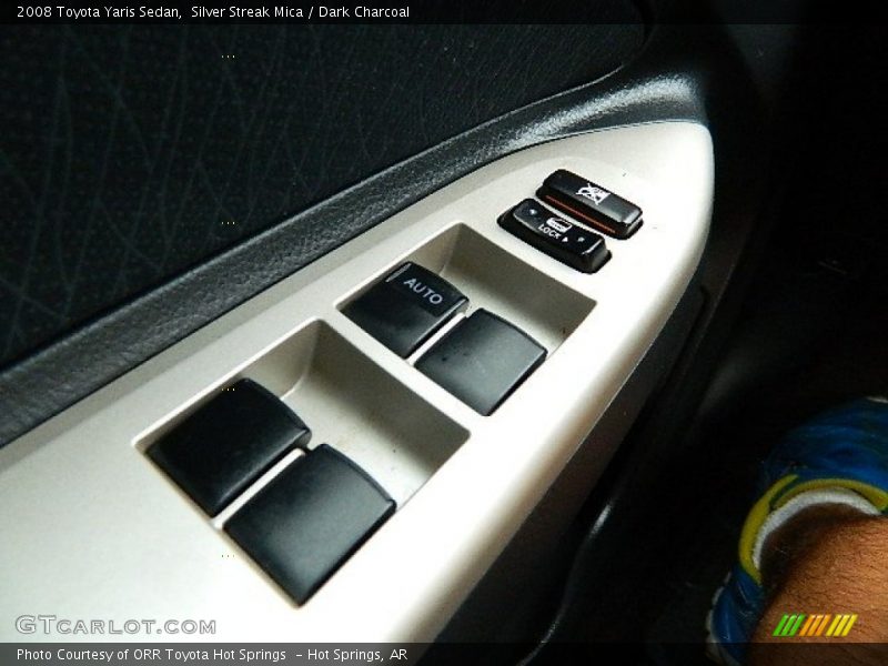 Silver Streak Mica / Dark Charcoal 2008 Toyota Yaris Sedan