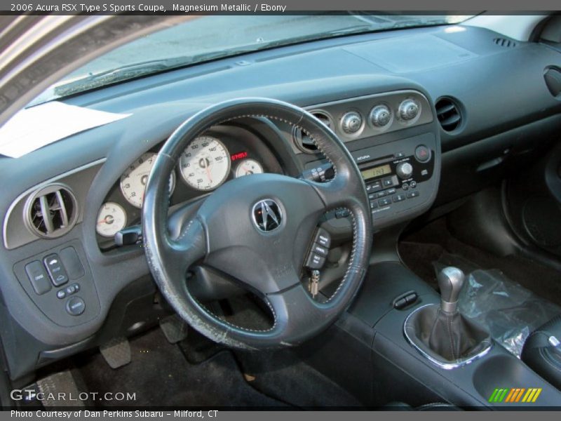 Dashboard of 2006 RSX Type S Sports Coupe