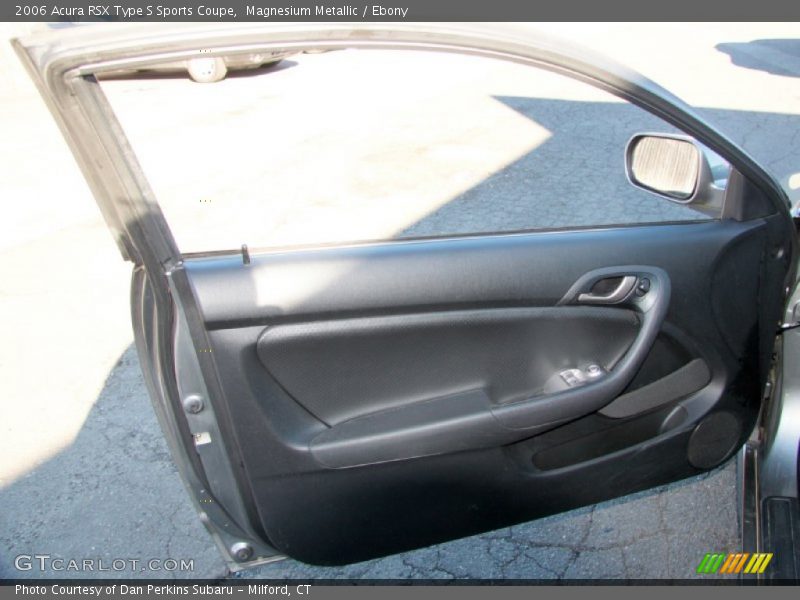 Door Panel of 2006 RSX Type S Sports Coupe