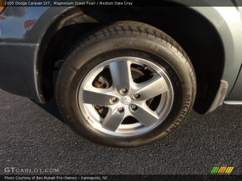 Magnesium Green Pearl / Medium Slate Gray 2005 Dodge Caravan SXT
