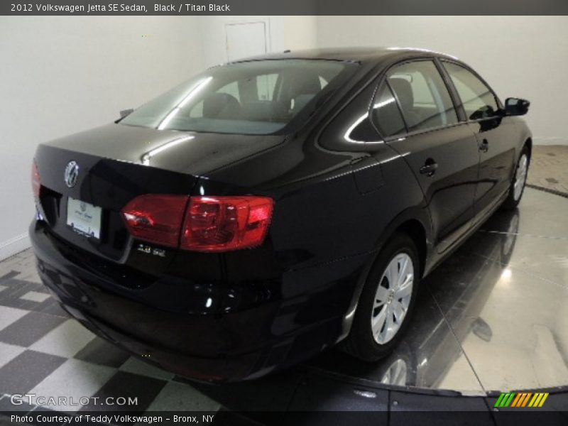 Black / Titan Black 2012 Volkswagen Jetta SE Sedan