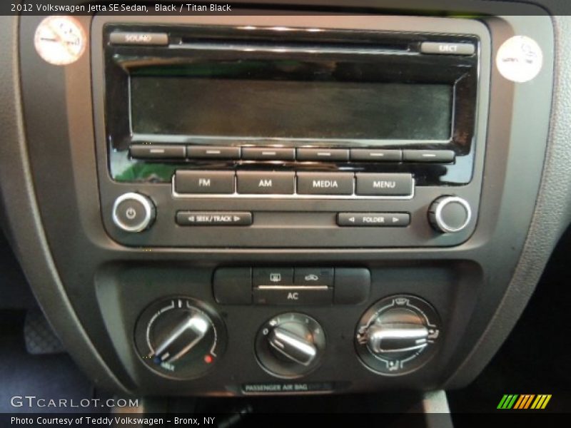 Black / Titan Black 2012 Volkswagen Jetta SE Sedan