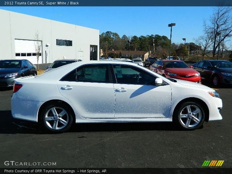 Super White / Black 2012 Toyota Camry SE