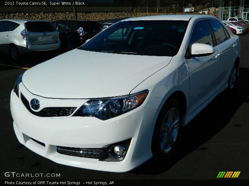 Super White / Black 2012 Toyota Camry SE
