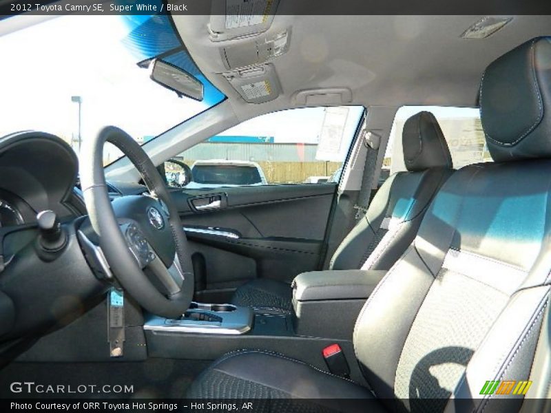 Super White / Black 2012 Toyota Camry SE