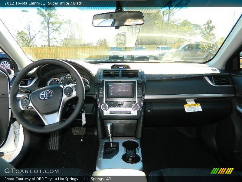Super White / Black 2012 Toyota Camry SE