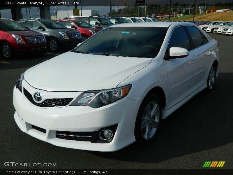 Super White / Black 2012 Toyota Camry SE