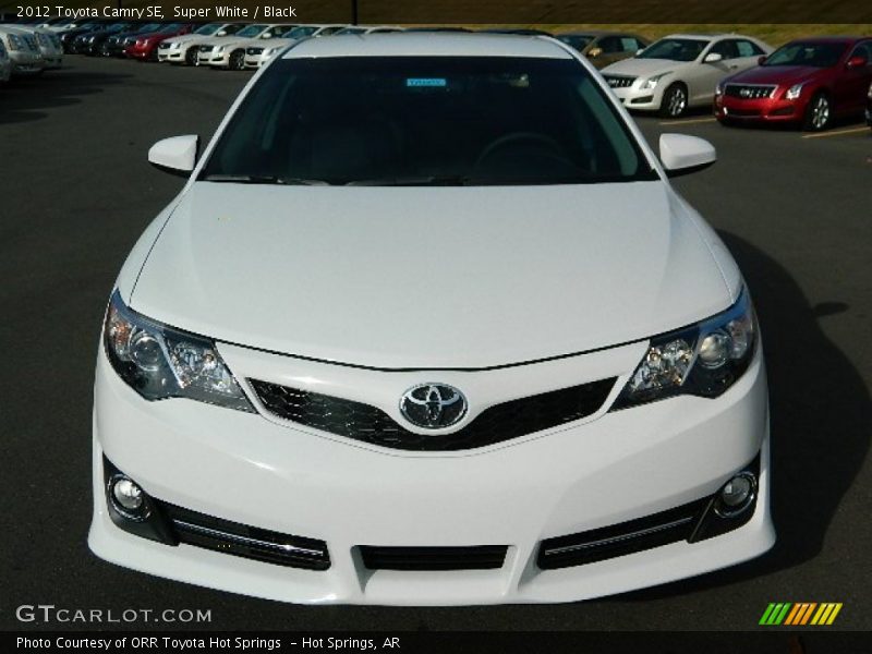 Super White / Black 2012 Toyota Camry SE