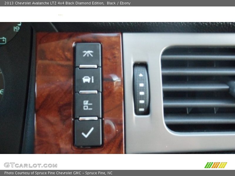 Black / Ebony 2013 Chevrolet Avalanche LTZ 4x4 Black Diamond Edition