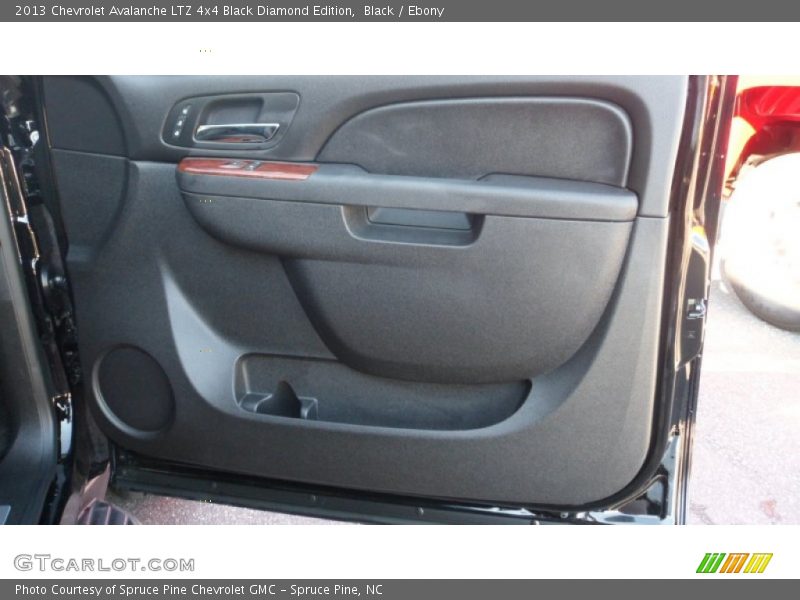 Black / Ebony 2013 Chevrolet Avalanche LTZ 4x4 Black Diamond Edition