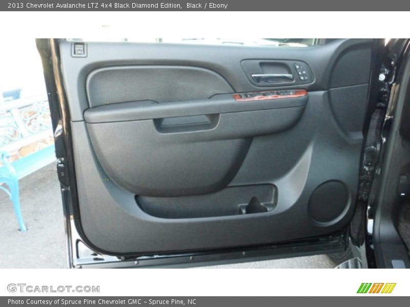 Black / Ebony 2013 Chevrolet Avalanche LTZ 4x4 Black Diamond Edition