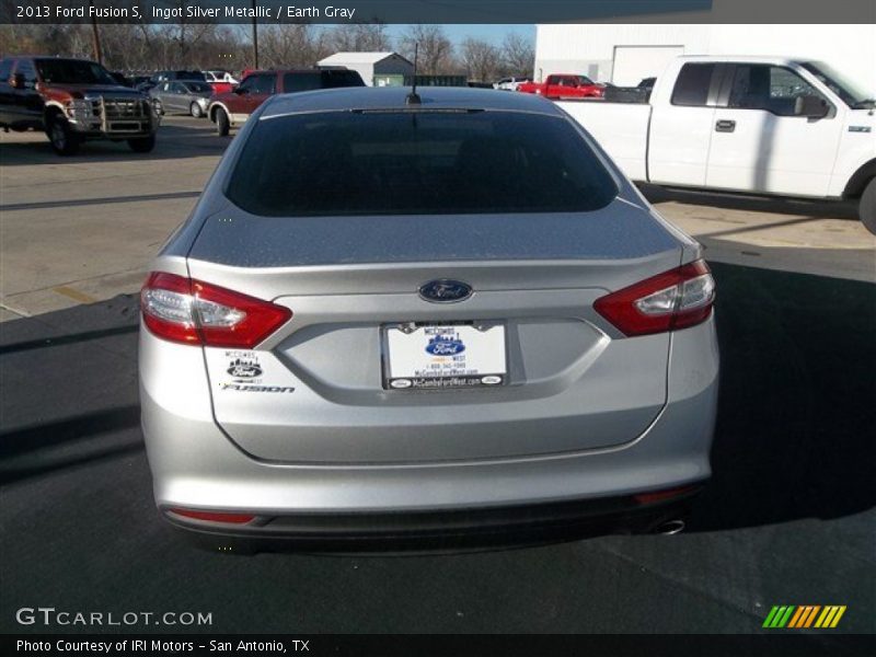 Ingot Silver Metallic / Earth Gray 2013 Ford Fusion S